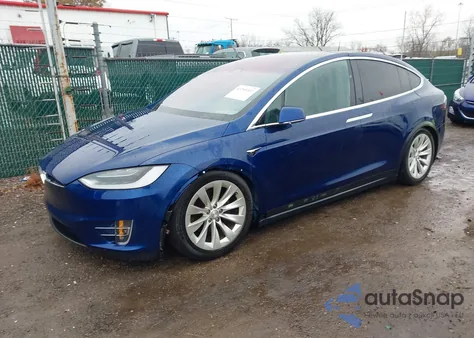 2018 Tesla Model X 100D/75D/P100D z USA, uszkodzony, nr VIN 5YJXCAE2XJF091433